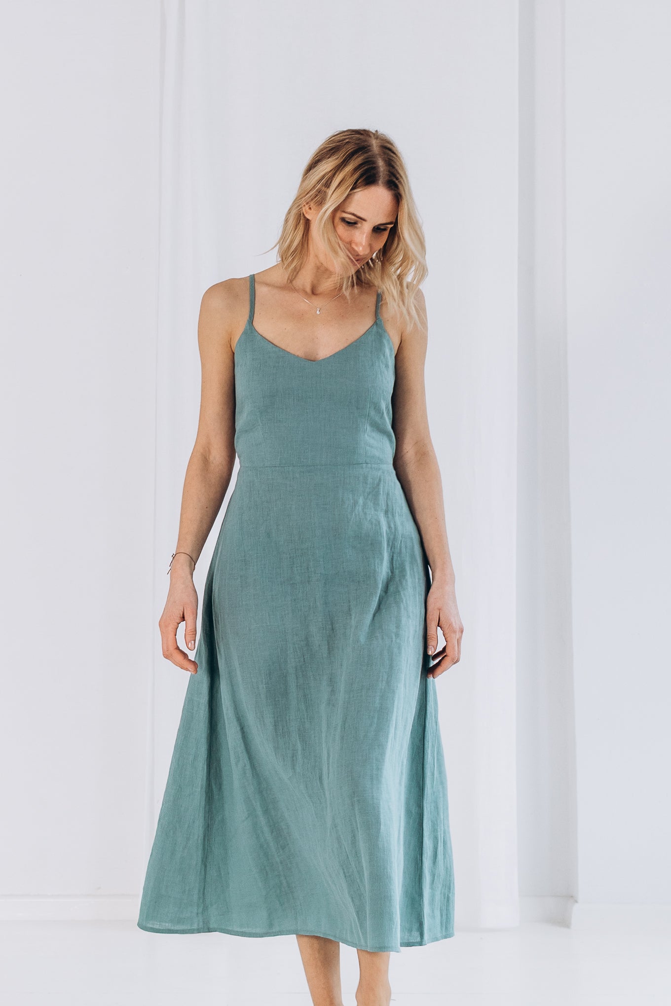 Sommerlicher Kleid aus Leinen "Liga"