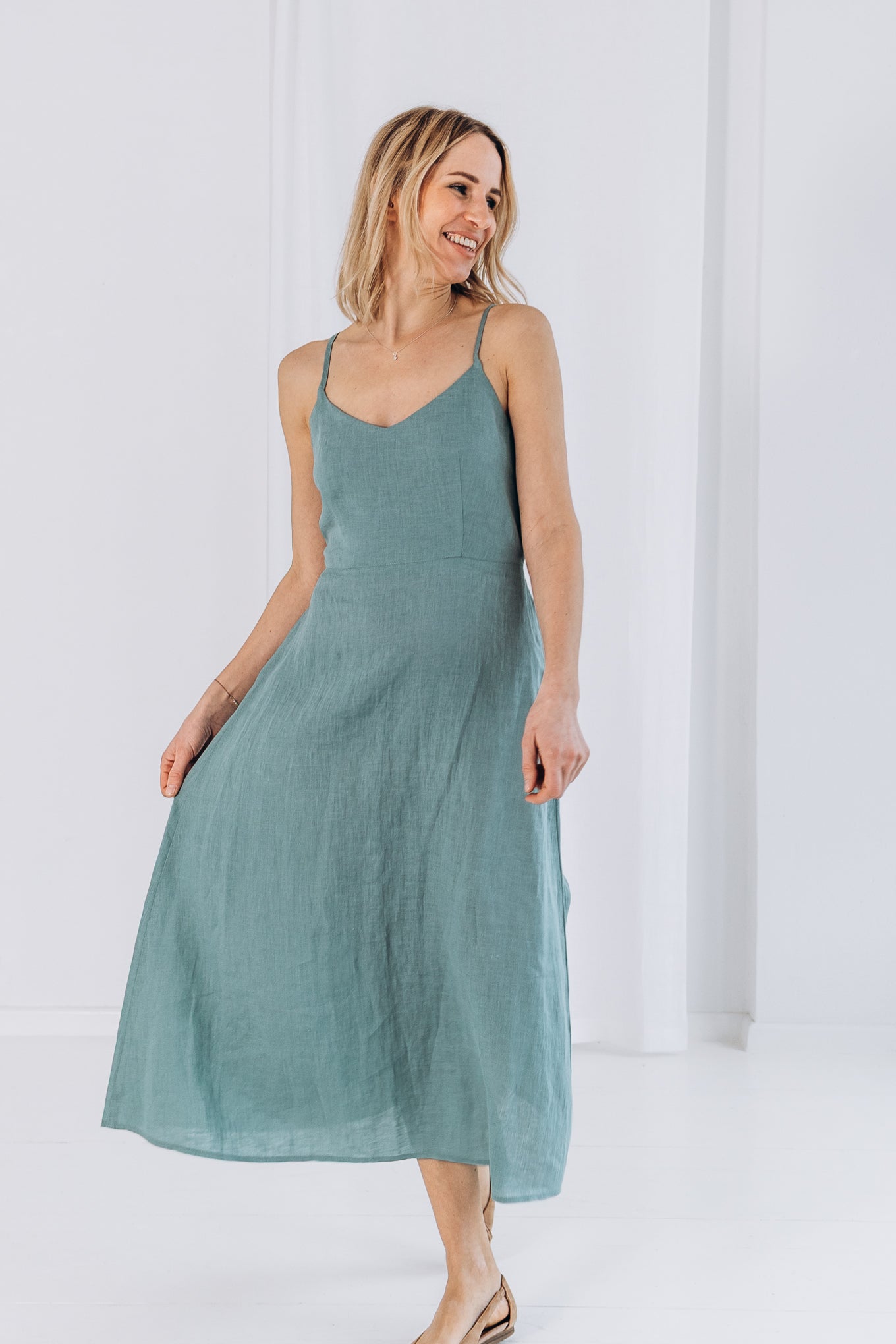 Sommerlicher Kleid aus Leinen "Liga"