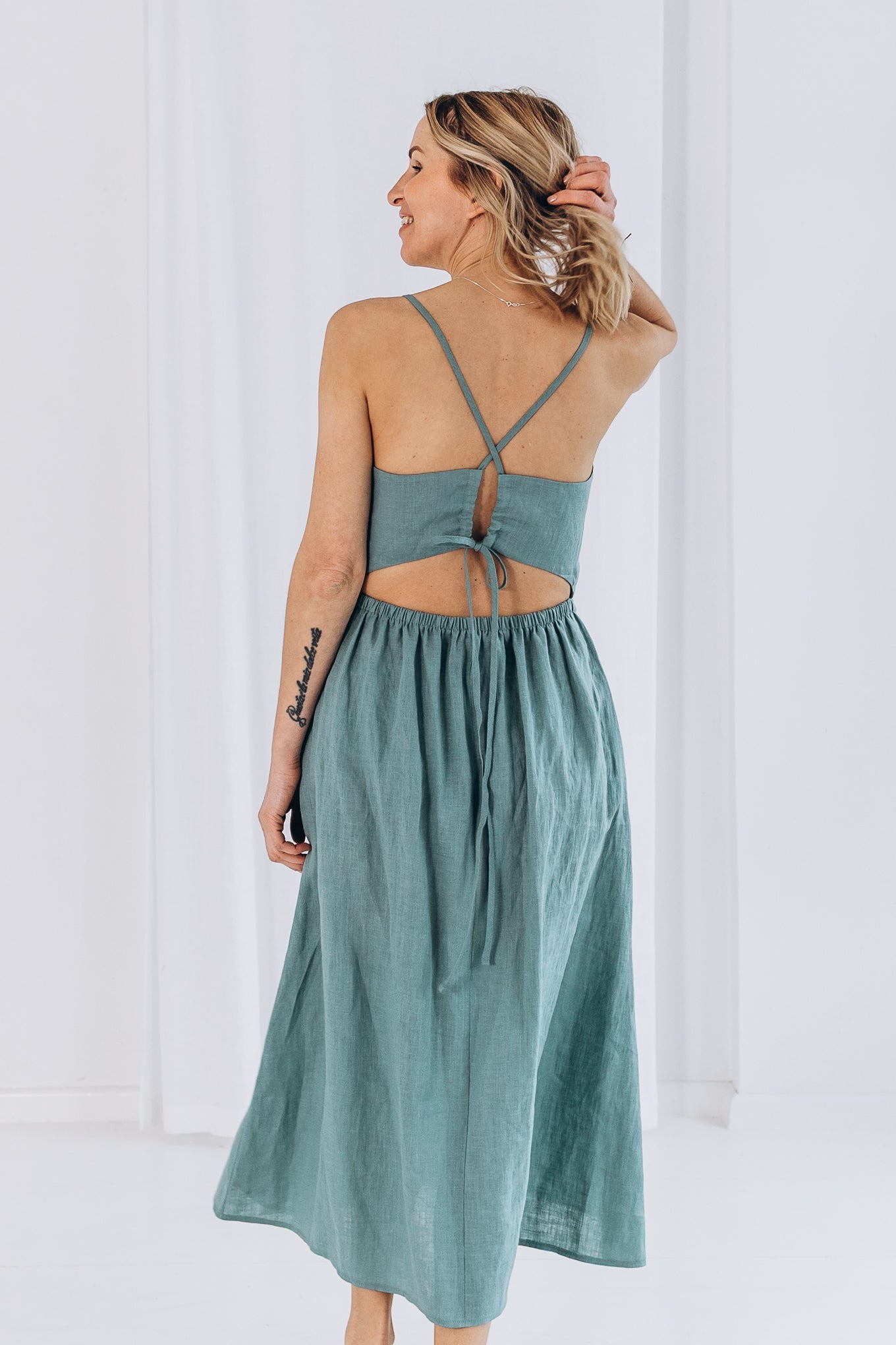 Sommerlicher Kleid aus Leinen "Liga"