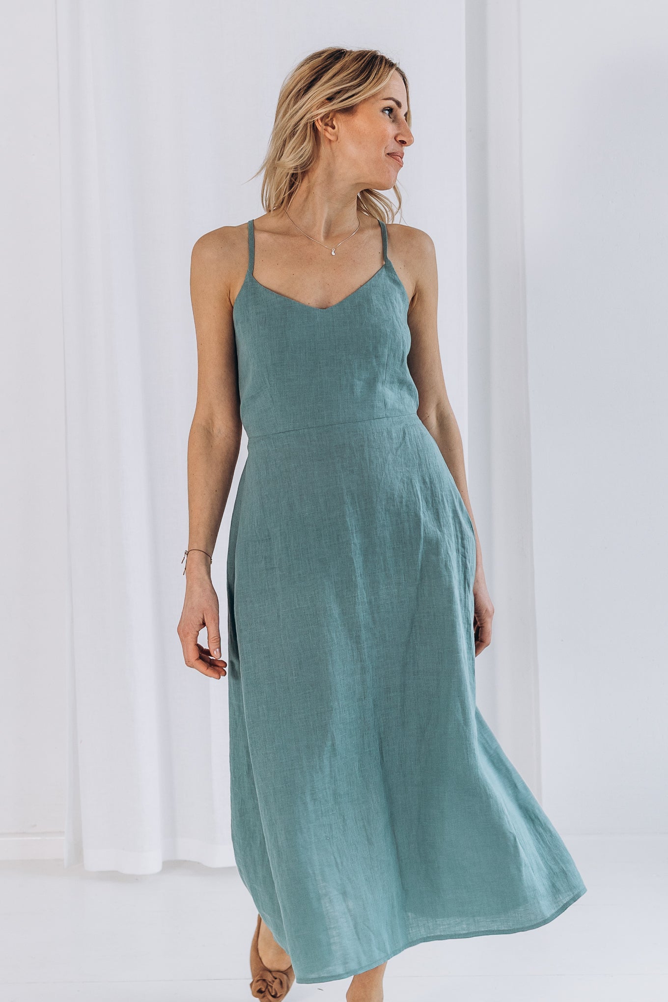 Sommerlicher Kleid aus Leinen "Liga"