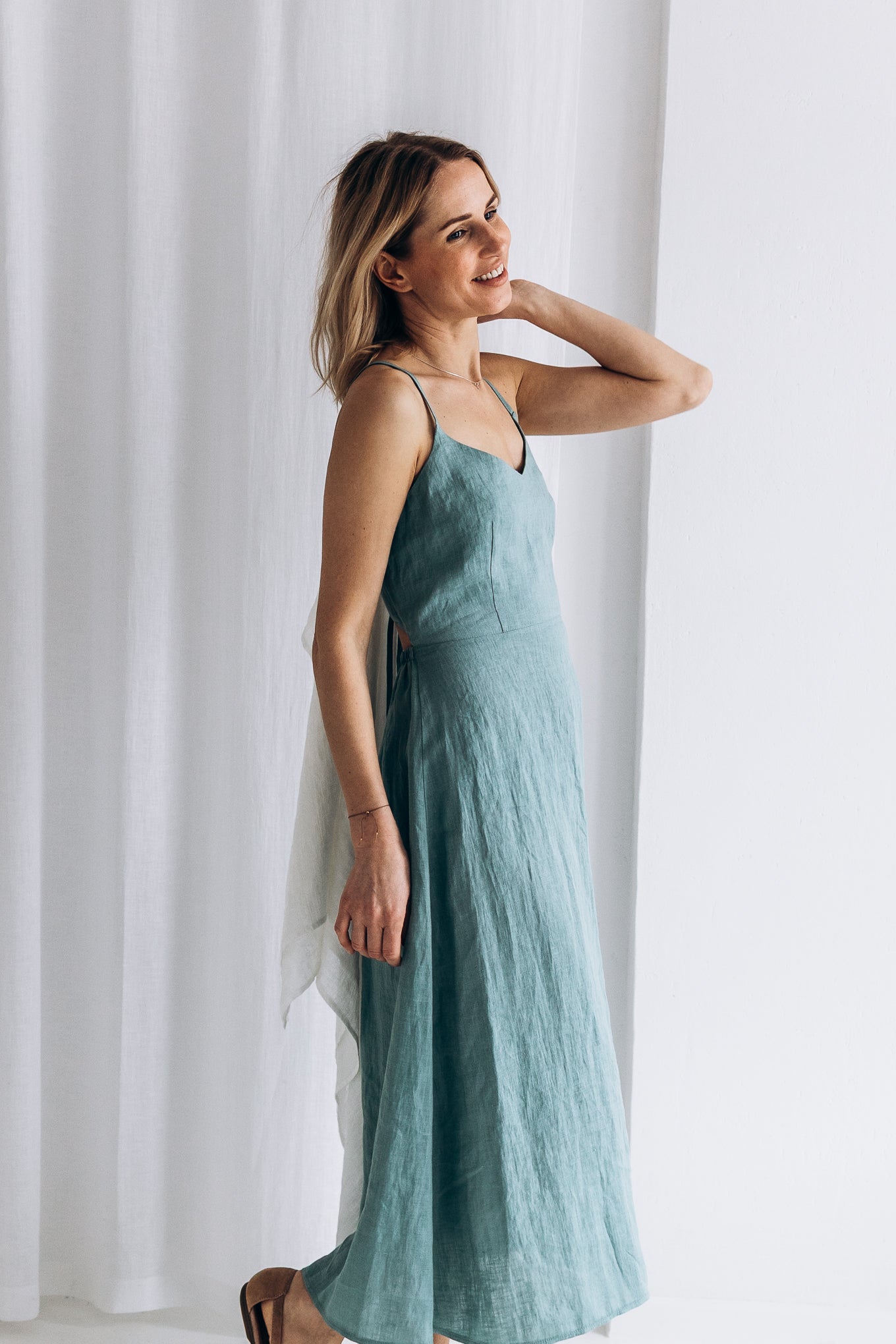 Sommerlicher Kleid aus Leinen "Liga"